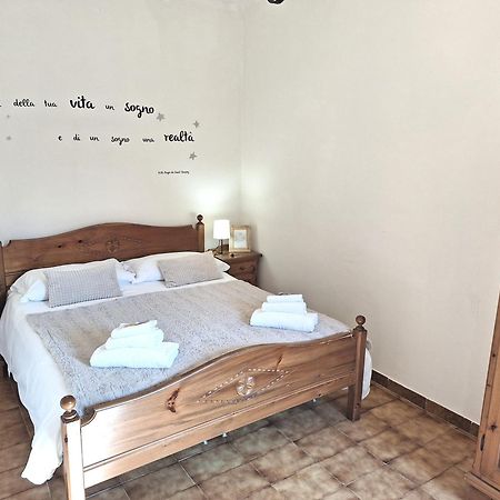 La Casa Del Gigante Frassino Apartment Ачельо Екстериор снимка